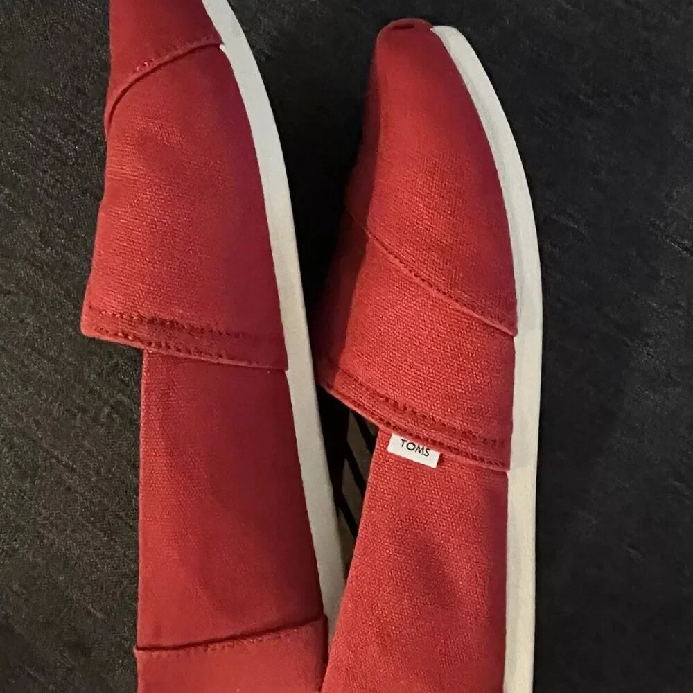Toms Women's Red Canvas Classics Flats - Picture 5 of 5